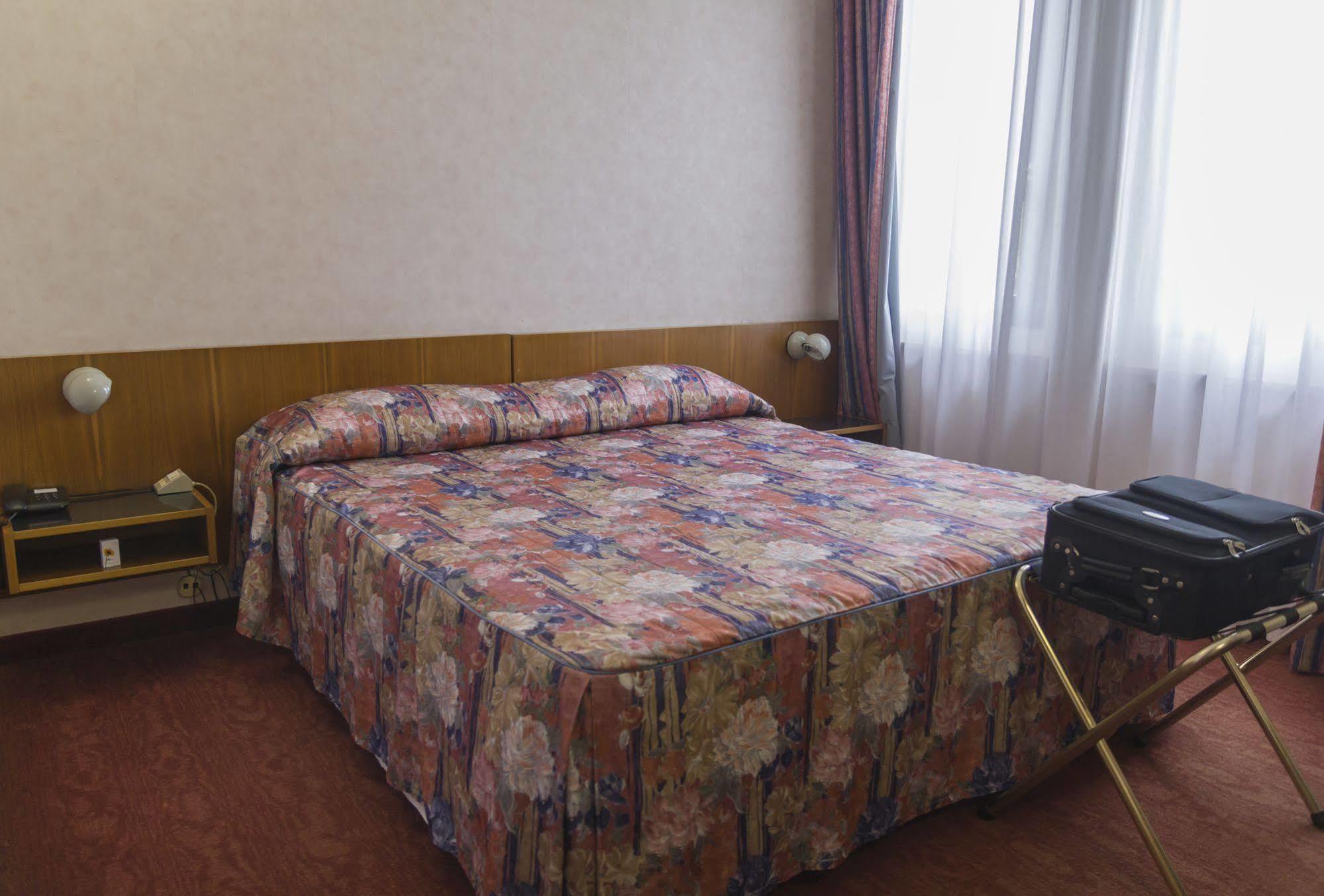 Hotel Pico Mirandola Ngoại thất bức ảnh