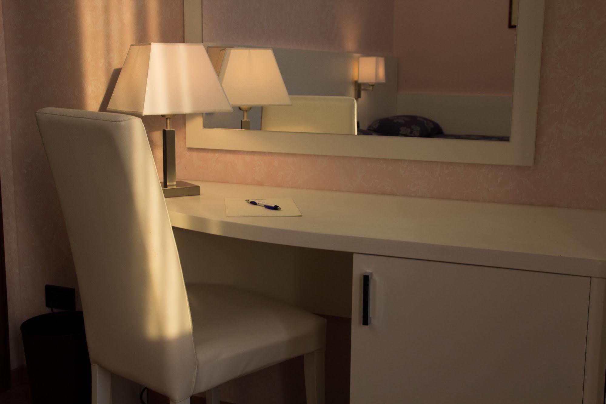 Hotel Pico Mirandola Ngoại thất bức ảnh