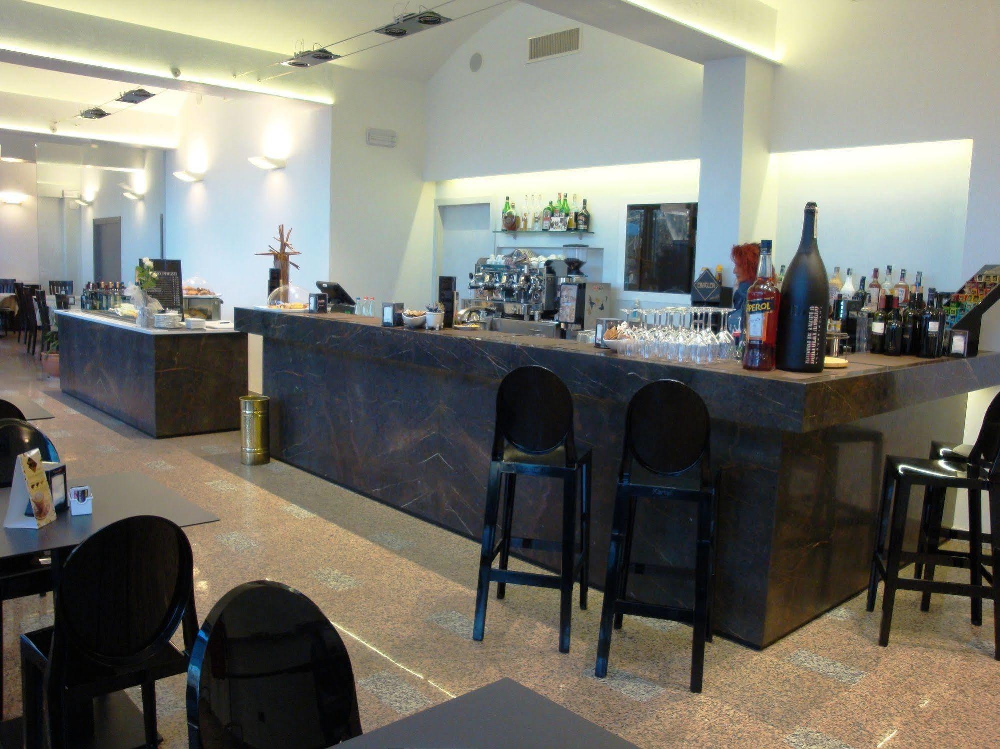 Hotel Pico Mirandola Ngoại thất bức ảnh